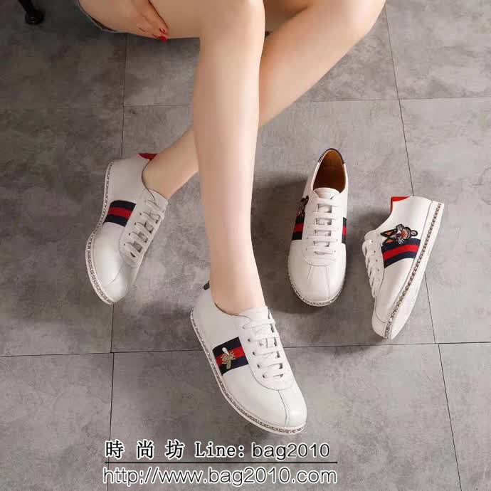 GUCCI古馳 鑽石鏈條新款 經典小蜜蜂款 荔枝紋牛皮 女士小白鞋 QZS1474